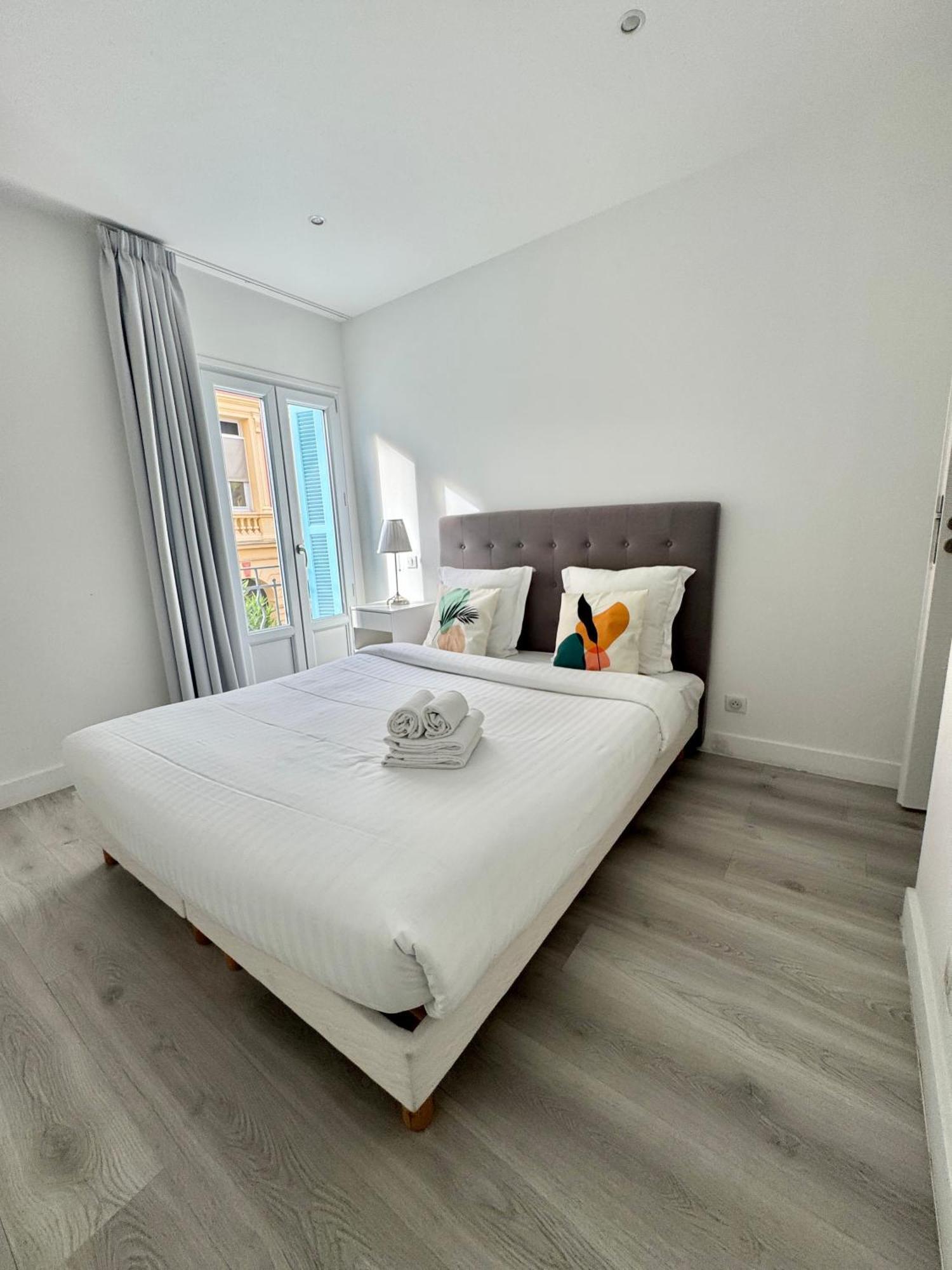 Republique Appartements Ментона Экстерьер фото