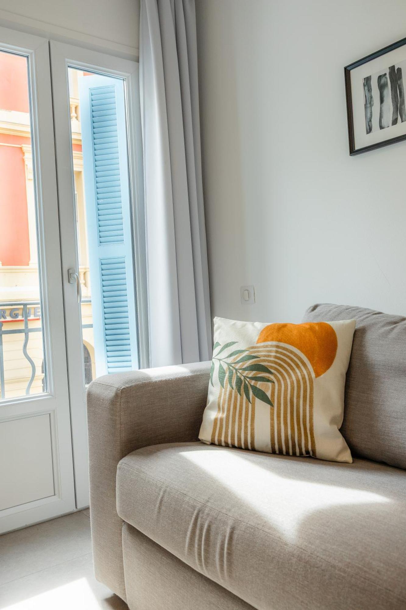 Republique Appartements Ментона Экстерьер фото