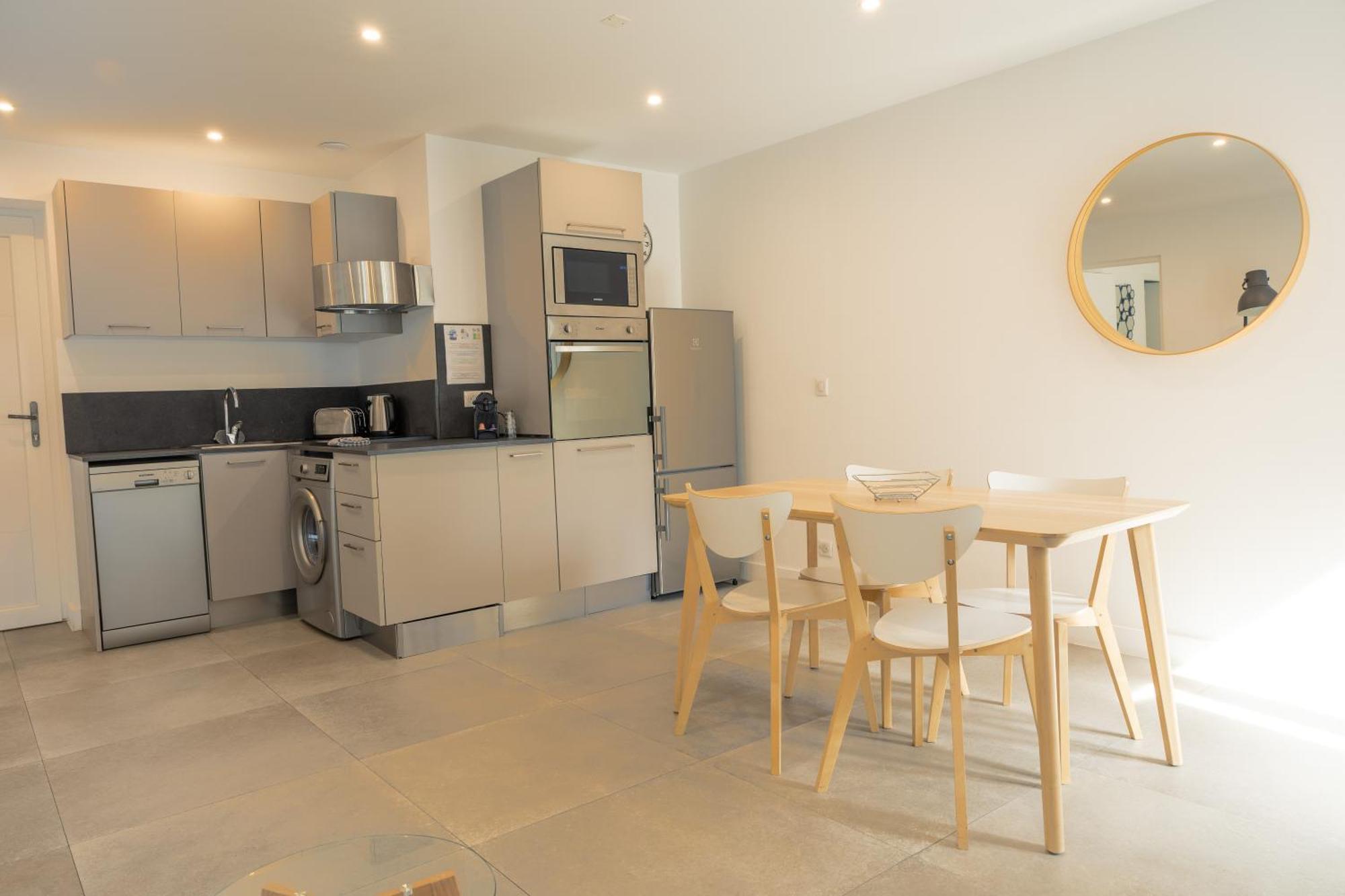 Republique Appartements Ментона Экстерьер фото