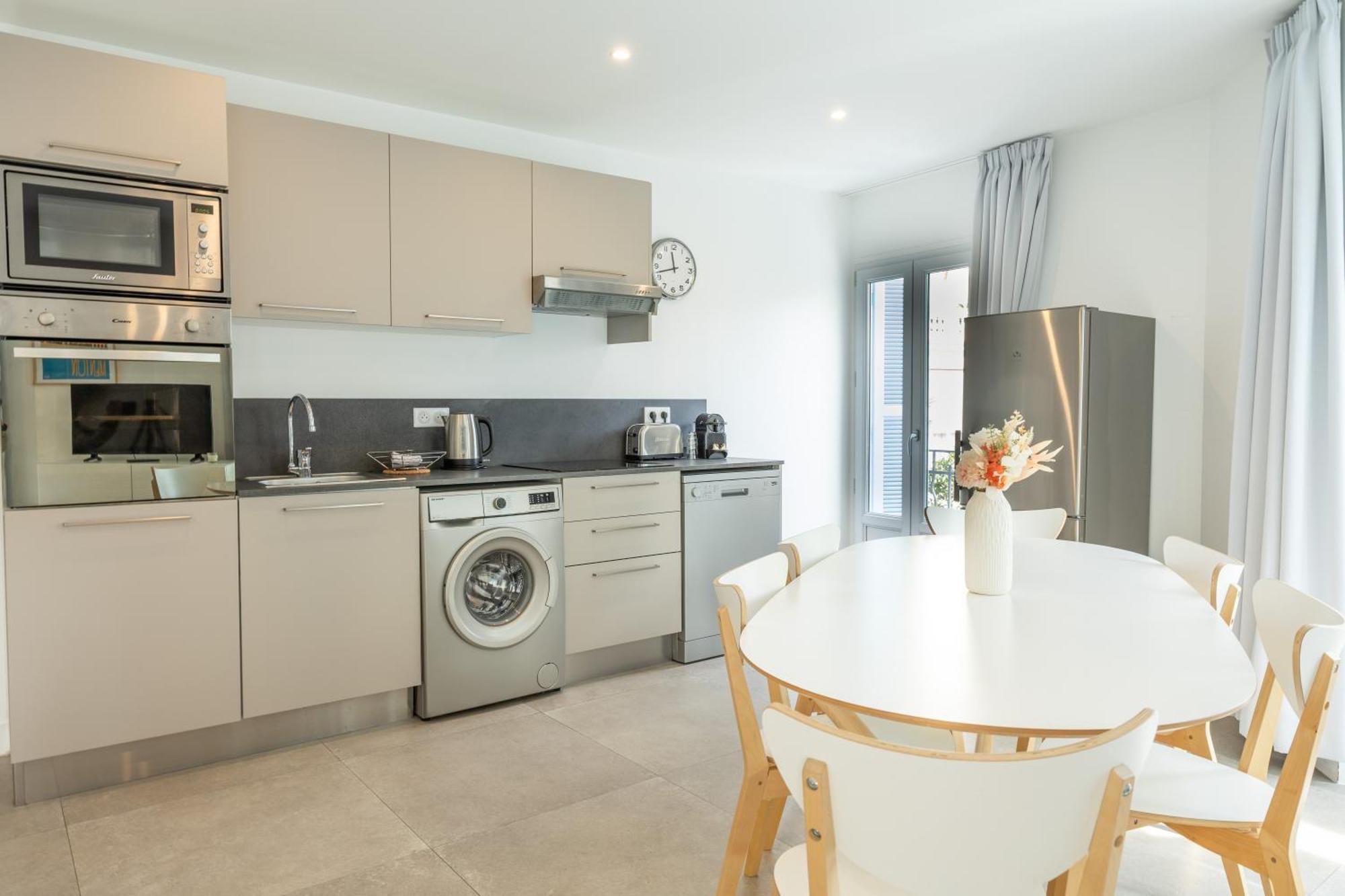 Republique Appartements Ментона Экстерьер фото